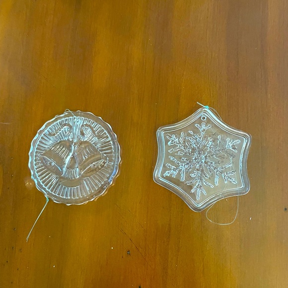 Fosdick glass ornaments (2) with etched bells and snowflake - Picture 3 of 5